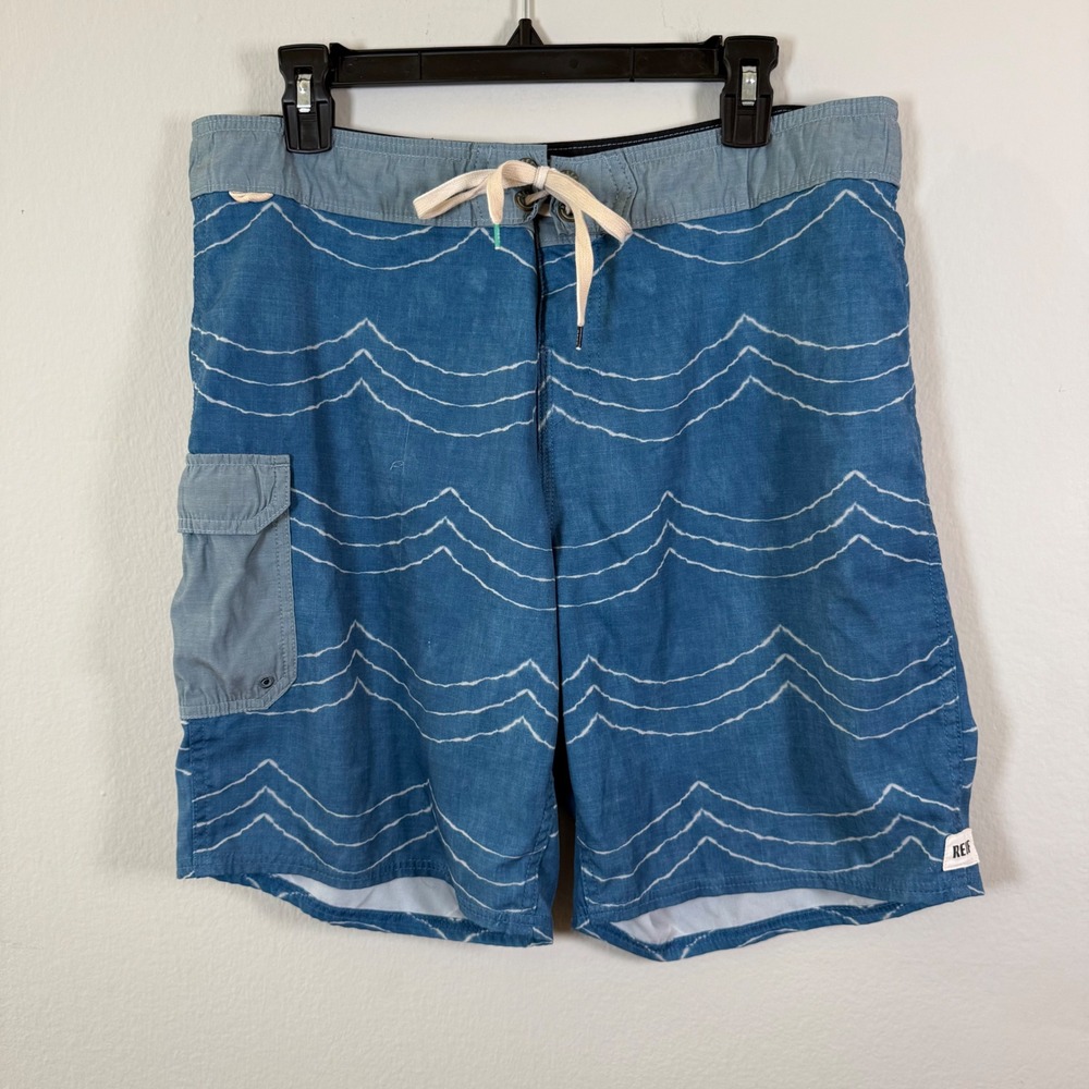 Reef Boardshorts Mens Blue Wave Print Cargo Pocket Swim Trunks Size L